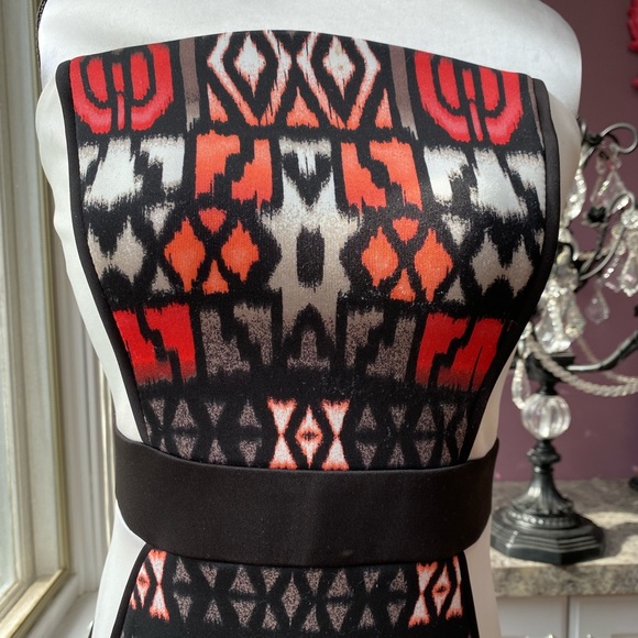 Geometric strapless dress - Picture 3 of 7